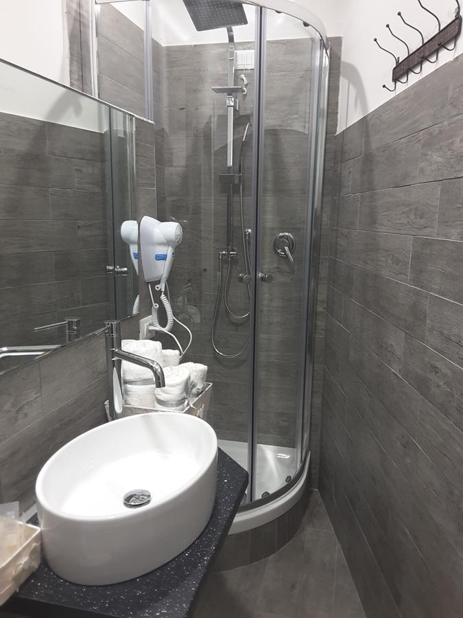 Bed & Breakfast Abatjour - Ambiente Sanificato - Antilegionella Assolto 3*