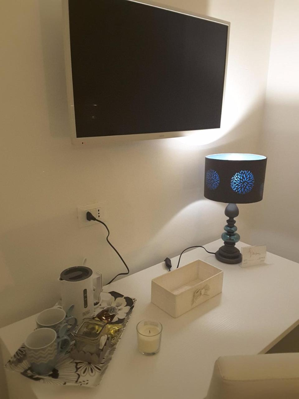 Bed & Breakfast Abatjour - Ambiente Sanificato - Antilegionella Assolto 3*